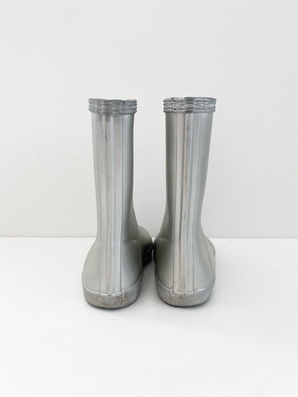 Kids size US 10 Hunter rain boots - Picture 6 of 9